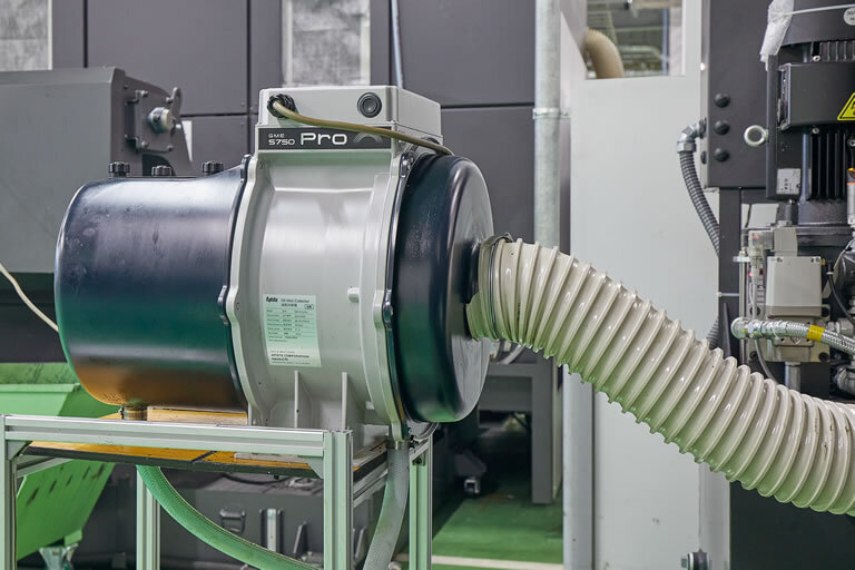 工作機械のオイルミスト捕集